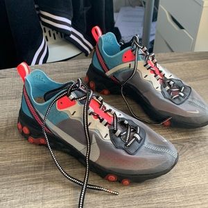 Nike React Element 87